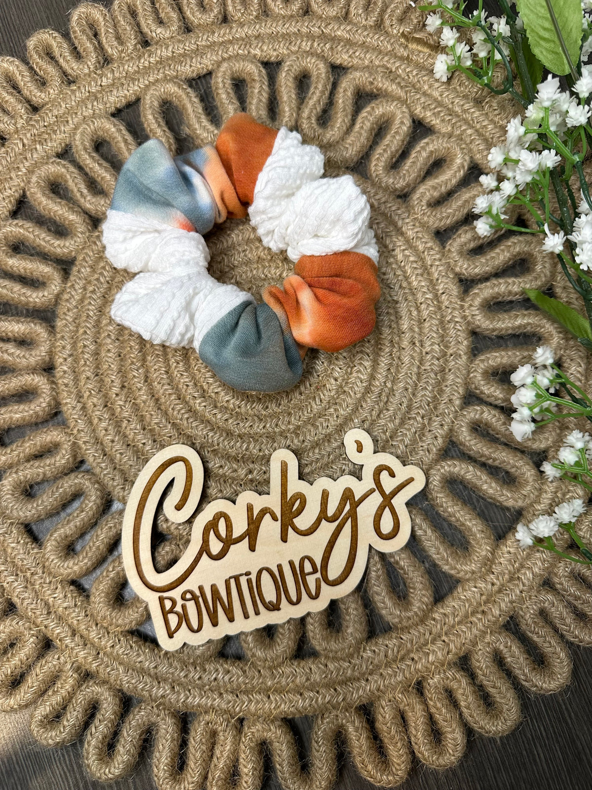 2 Toned Scrunchies